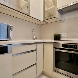 https://premium-apartments-by-hi5-elegant-suites.inbudapesthotels.com